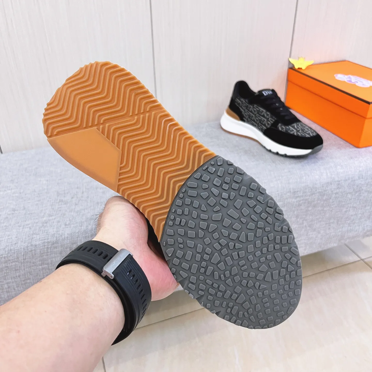 🚘🚘Factory batch 460 men's shoes💰[Dior]🔥Men's high-end brand of shoes official website 1:1 latest masterpiece: the upper is made of Italian imported first-layer cowhide with a comfortable and breathable lining➕original non-slip and wear-resistant outsole🔥, making walking more convenient and comfortable! An exclusive new model, a stunning work, a beautiful 1:1 replica [color] compared to the official quality! Create a fashionable personality to set off your uniqueness! A must-have for trendy men! Classic🔥Size: 38-44 Color: 🔥Multiple colors available🔥.